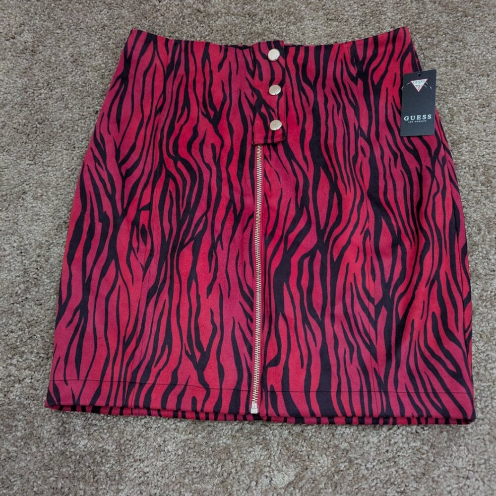 Guess Women's Red and Black Zippered Animal Print Skirt
